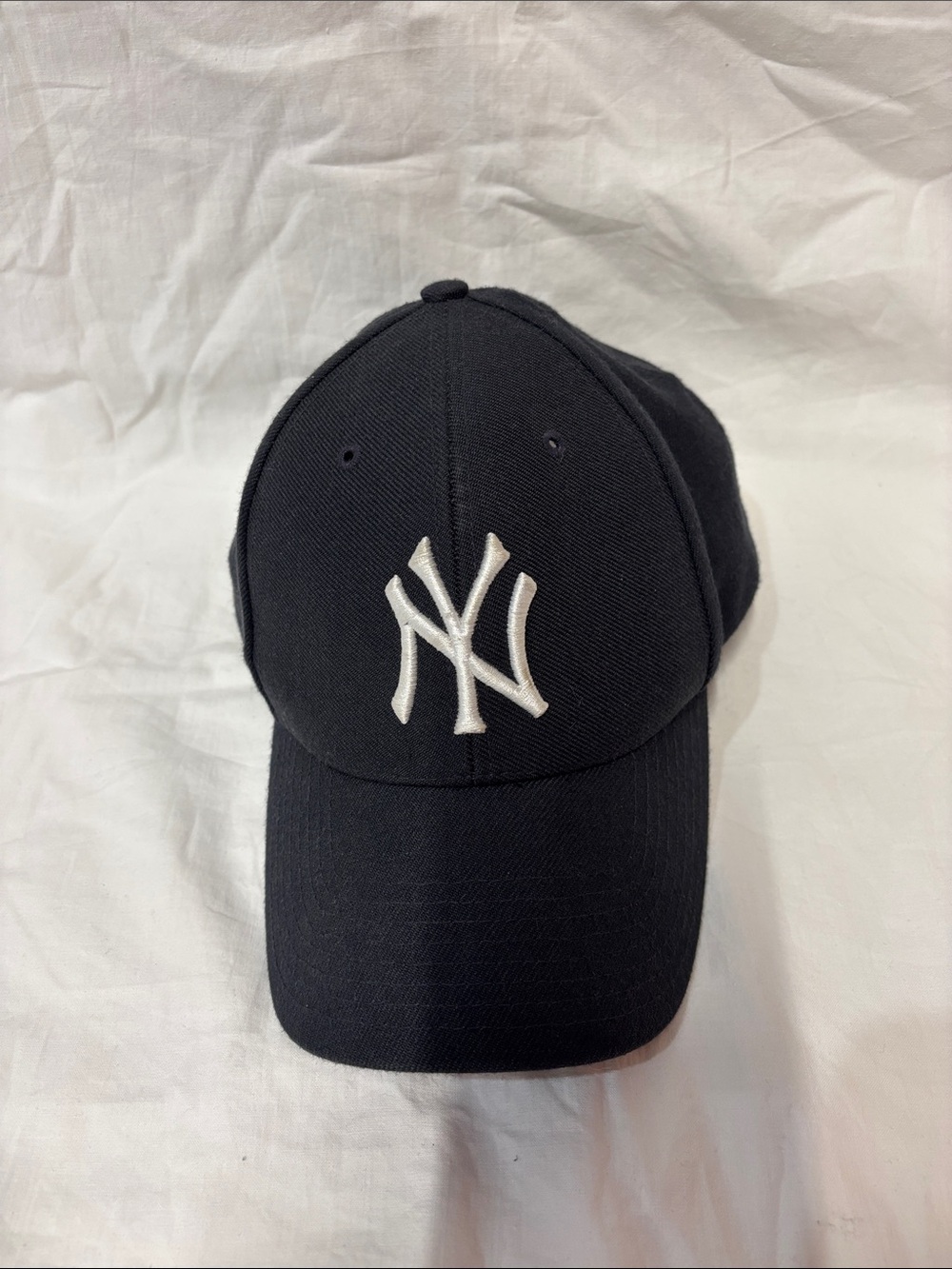 Adult Yankee Black Baseball Cap with White Logo